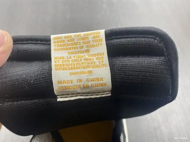 1st Kicks Jordan 555088-711 1 OG Yellow High Air Toe 0526